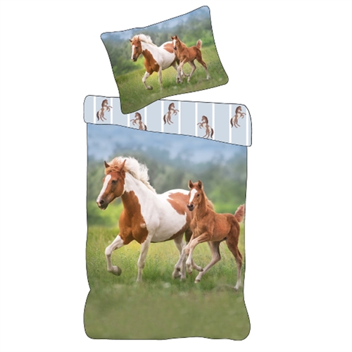 Heste sengetøj 140x200 cm - Vendbart sengesæt med hestemor og føl - 100% blødt bomulds sengelinned