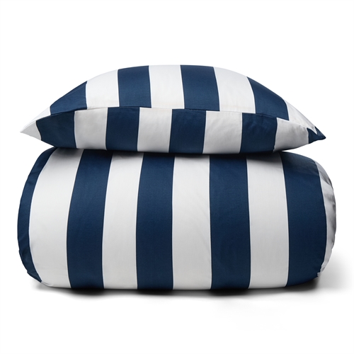 Sengetøj i 100% blødt og lækkert bomuldssatin - 200x200 cm - Flotte blå striber - Nordic Stripe sengesæt fra By Night