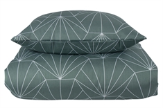 Bomuldssatin sengetøj - 150x210 cm - Hexagon støvet grøn - Vendbart dynebetræk - By Night sengesæt