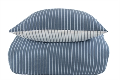 Bæk og bølge sengetøj - 140x200 cm - Stribet sengetøj i hvidt og blåt - 2 i 1 design - By Night sengesæt